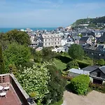 Castel De La Terrasse Bed & Breakfast 3*