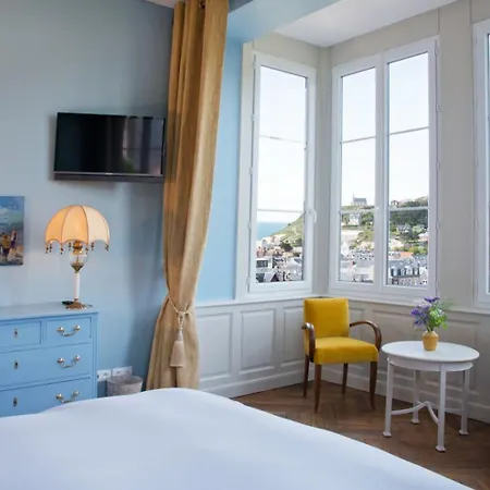 Castel De La Terrasse Étretat