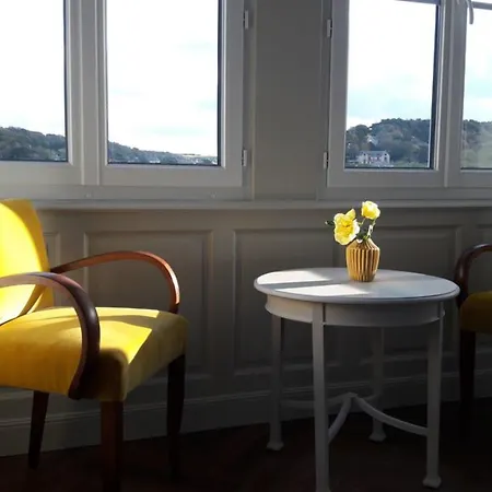 Castel De La Terrasse 3*