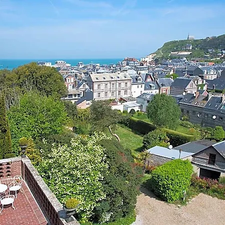 Castel De La Terrasse Bed & Breakfast